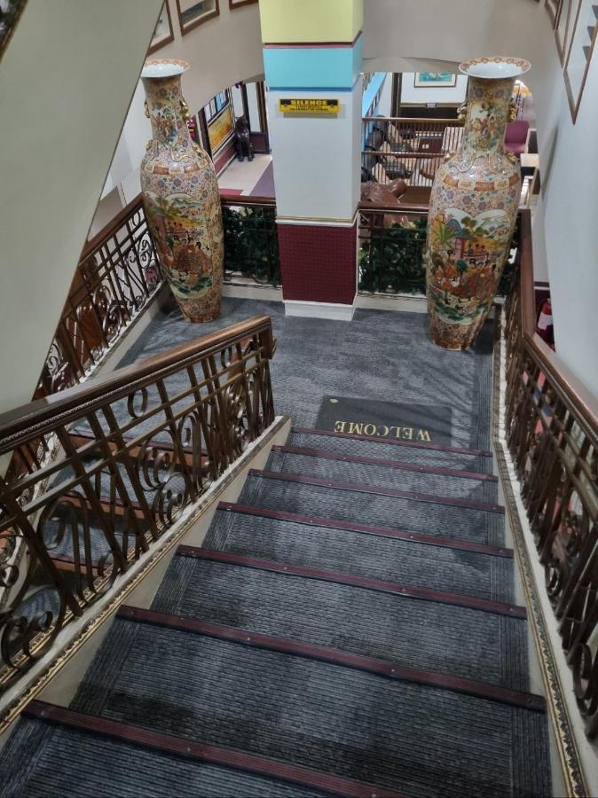 Clark Angeles Tiger Hotel Exterior foto